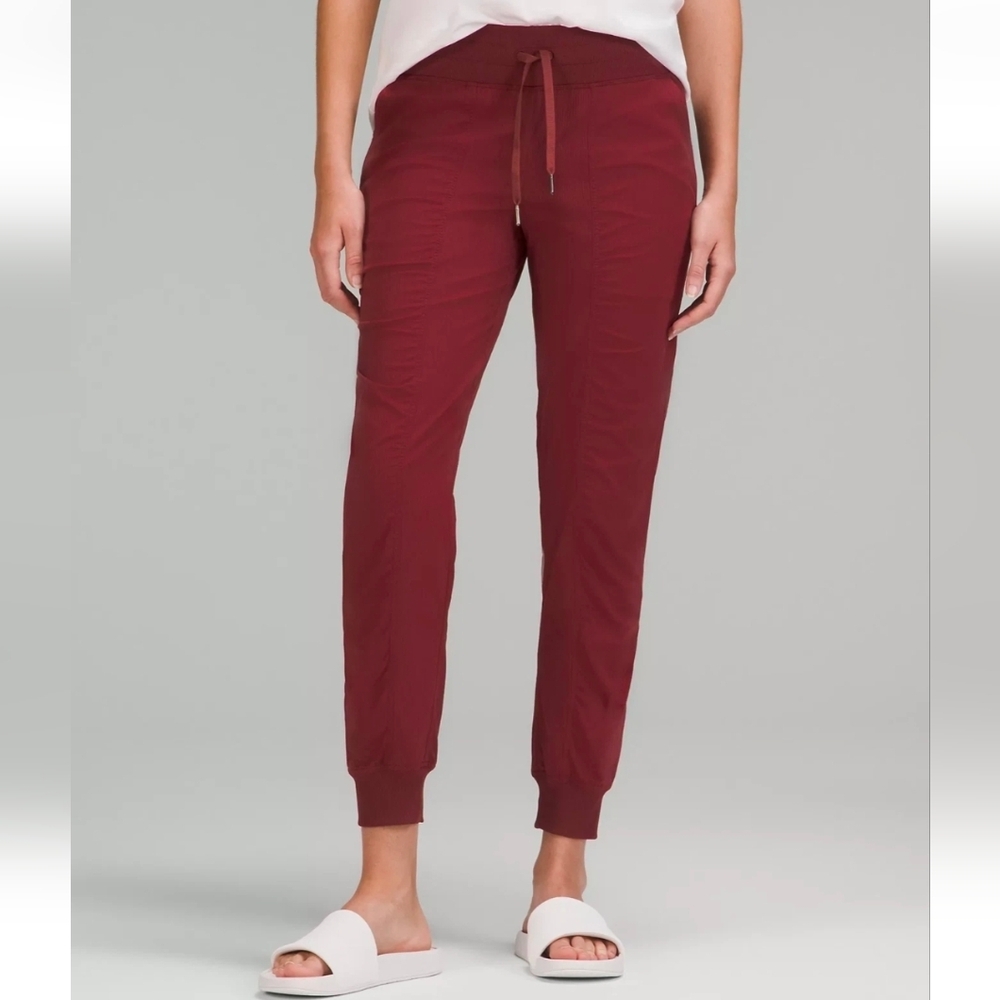 Lululemon Dance Studio Jogger 7/8 Length, Size 8, Red Merlot